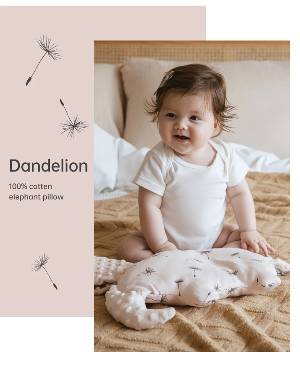 Almohada de bebé con diente de león rosa vista frontal