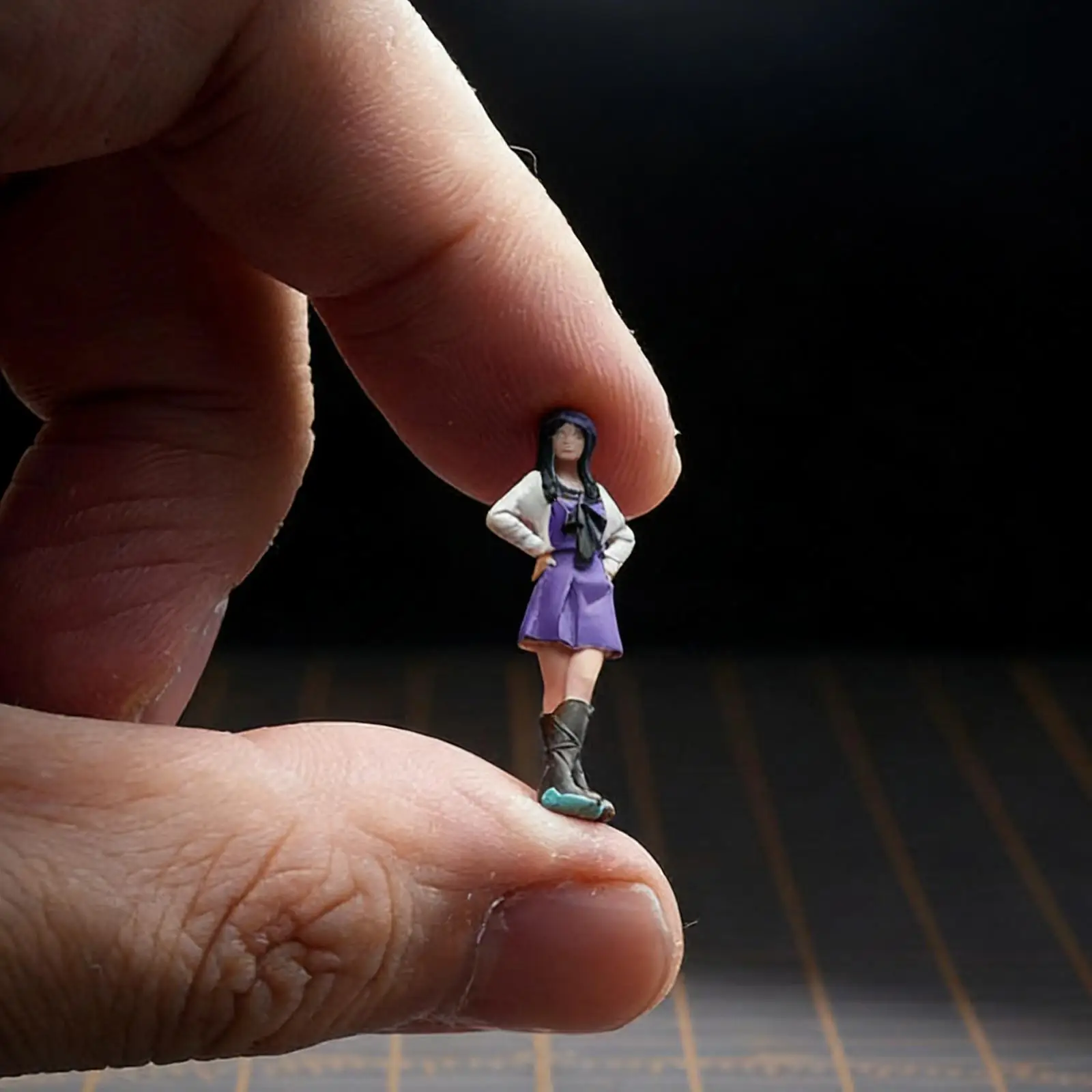 Figura de resina de niña pintada para jardín de hadas - imagen 5