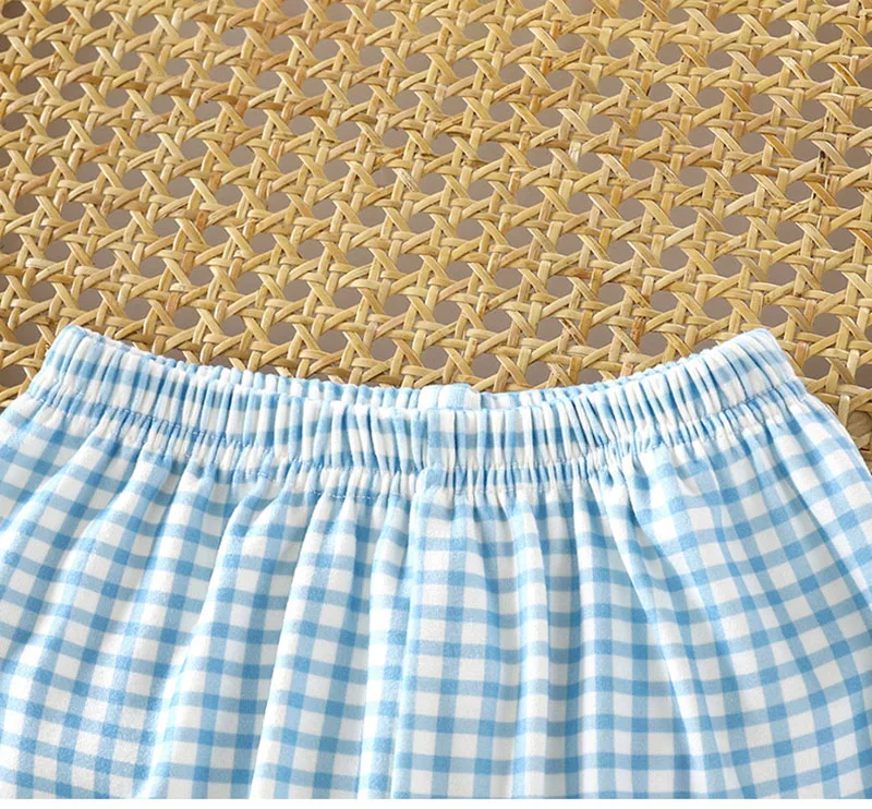Conjunto en tonos azul y rosa