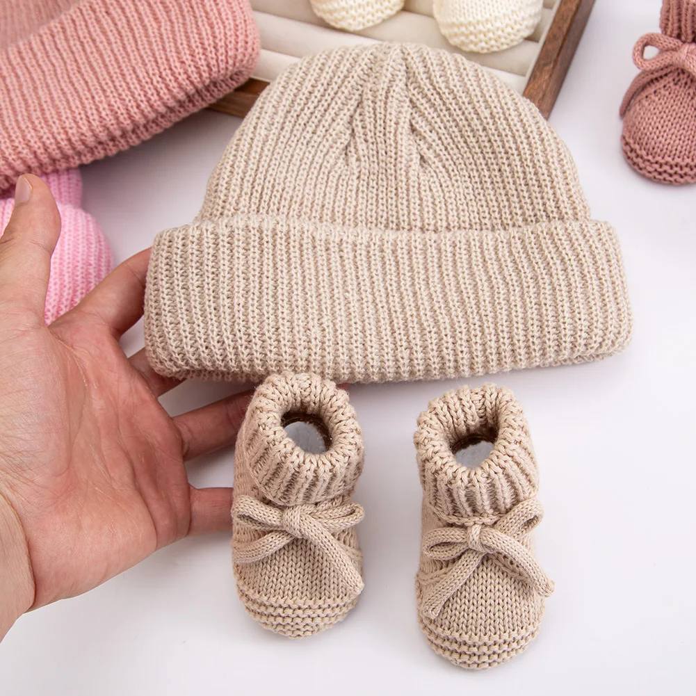 Calcetines de bebé tobillo con lazo y gorro turbante tejido