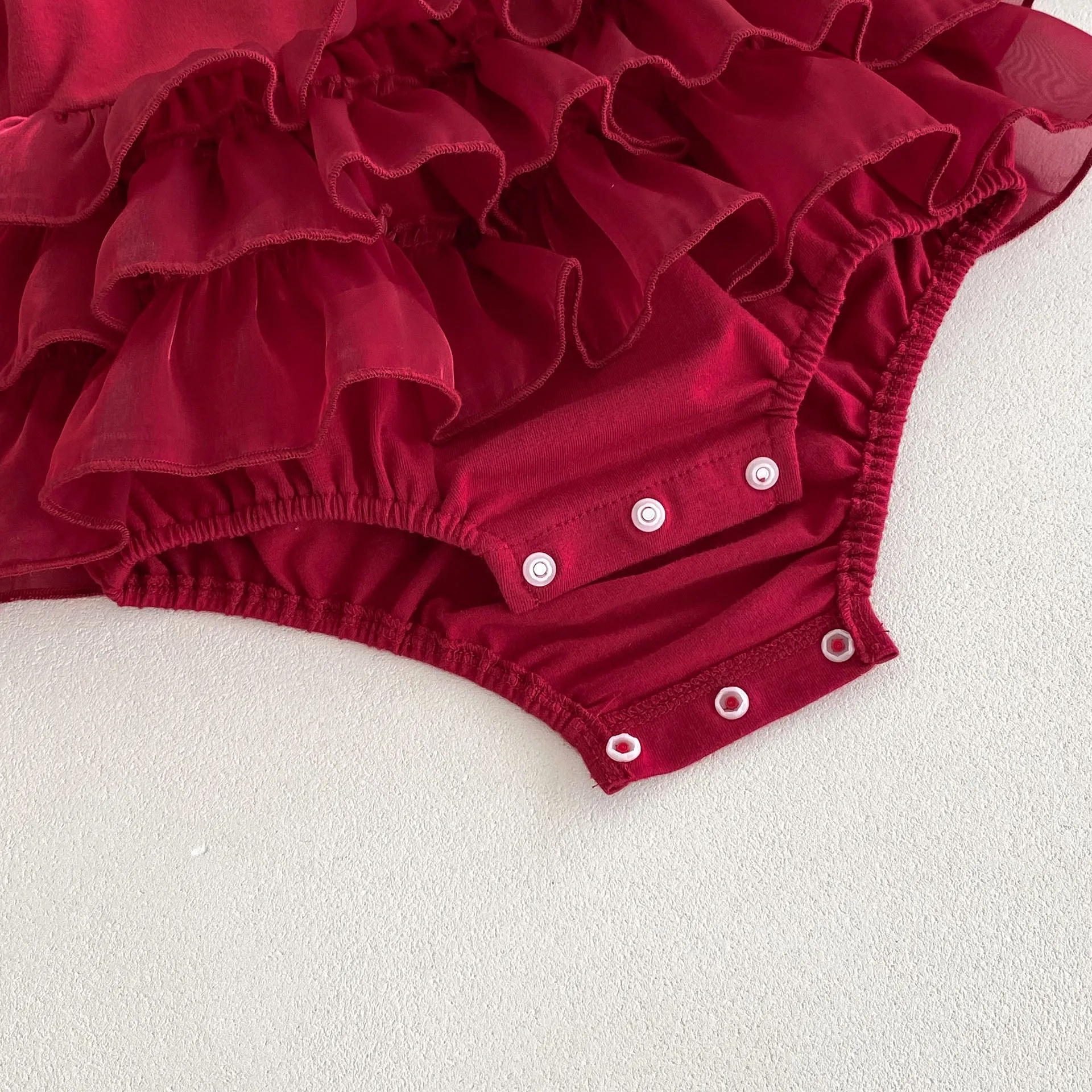 Mono rojo de niña con cuello Peter Pan de manga larga - imagen 5