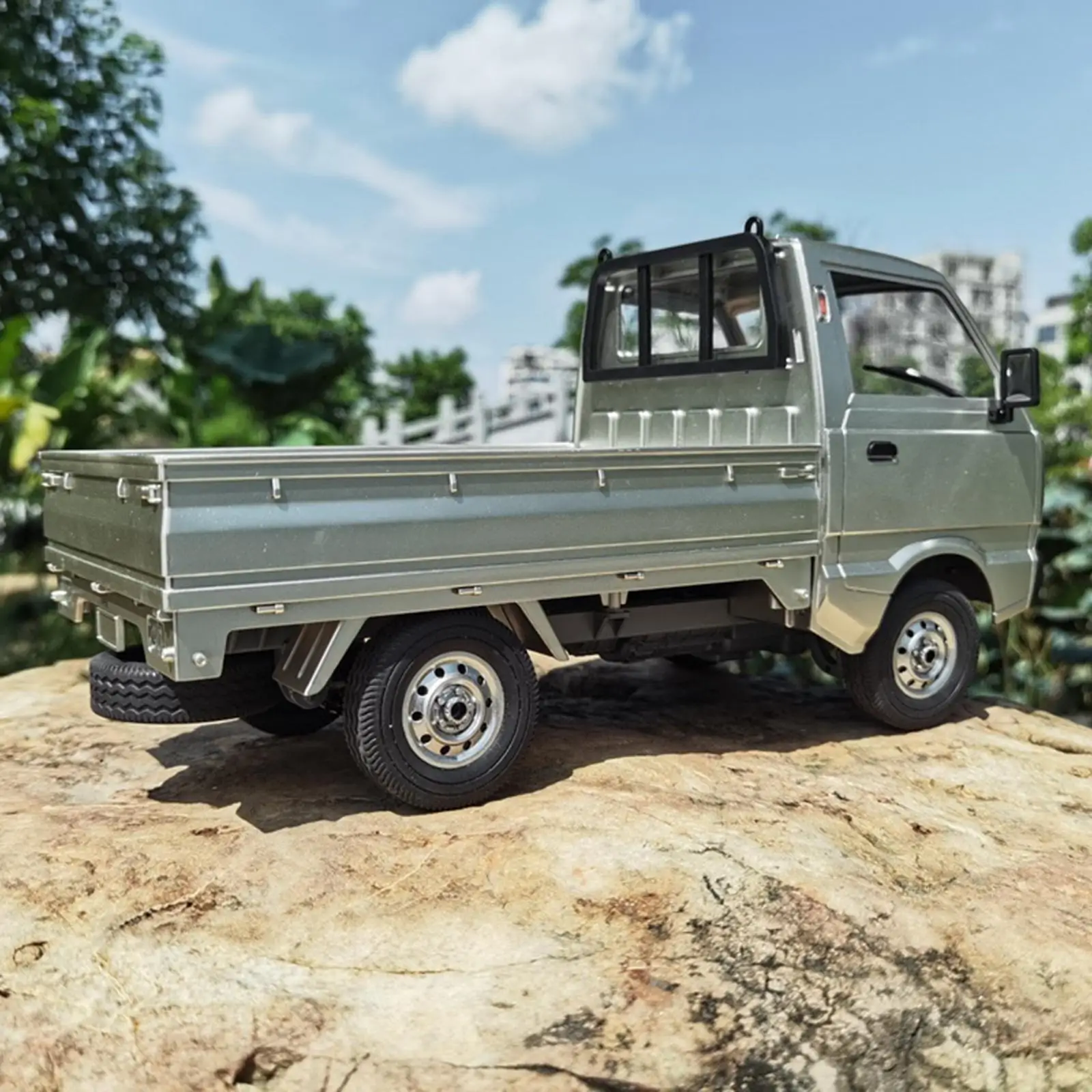Camioneta RC D12 teledirigida para derrape eléctrica, motor potenciado - imagen 4