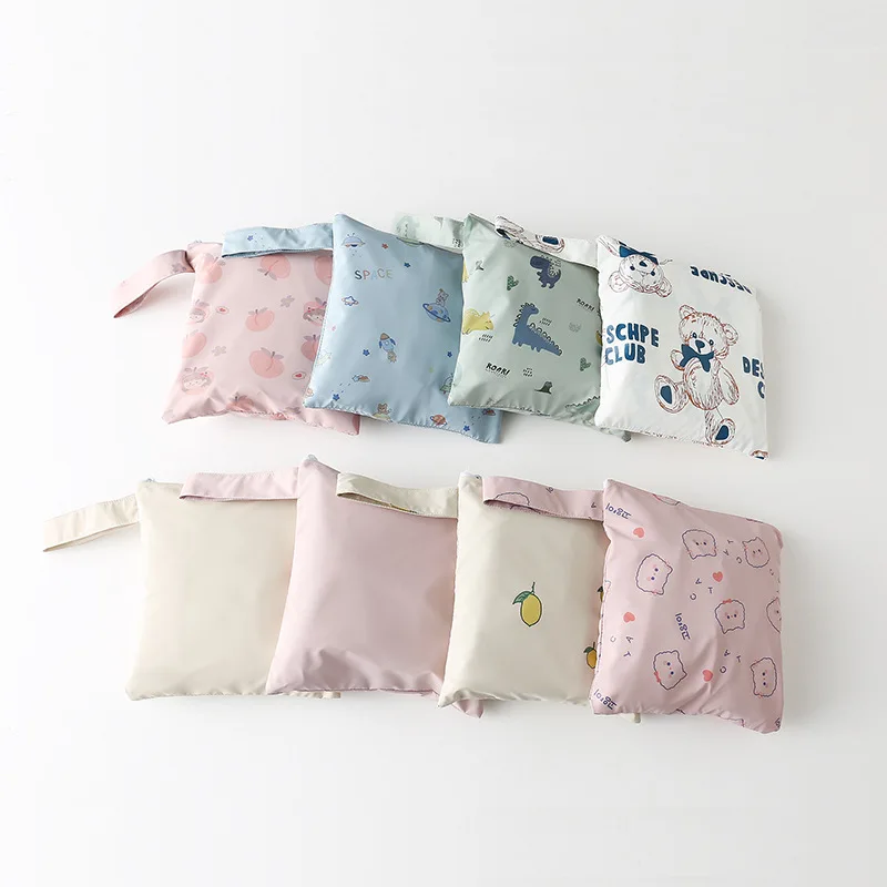 Bolsa impermeable para pañales colgante del carrito de bebé - imagen 2