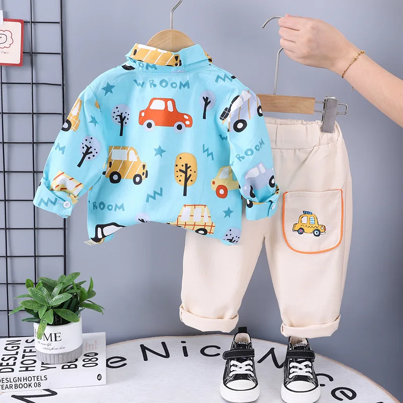 Detalle del pantalón infantil coordinate