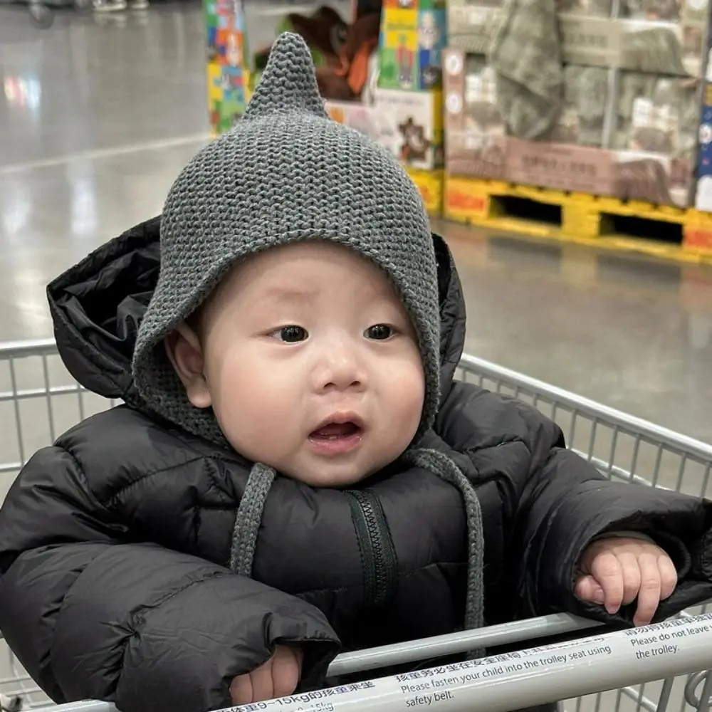 Gorro de punto en color gris para bebé