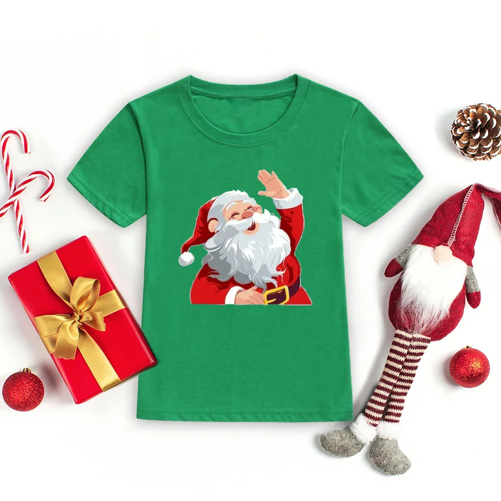Camiseta de moda infantil mostrando comodidad y libertad de movimiento