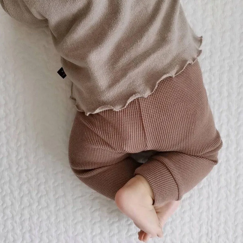 Pantalón bombacho bebé gofrado con estampado de oso - imagen 2