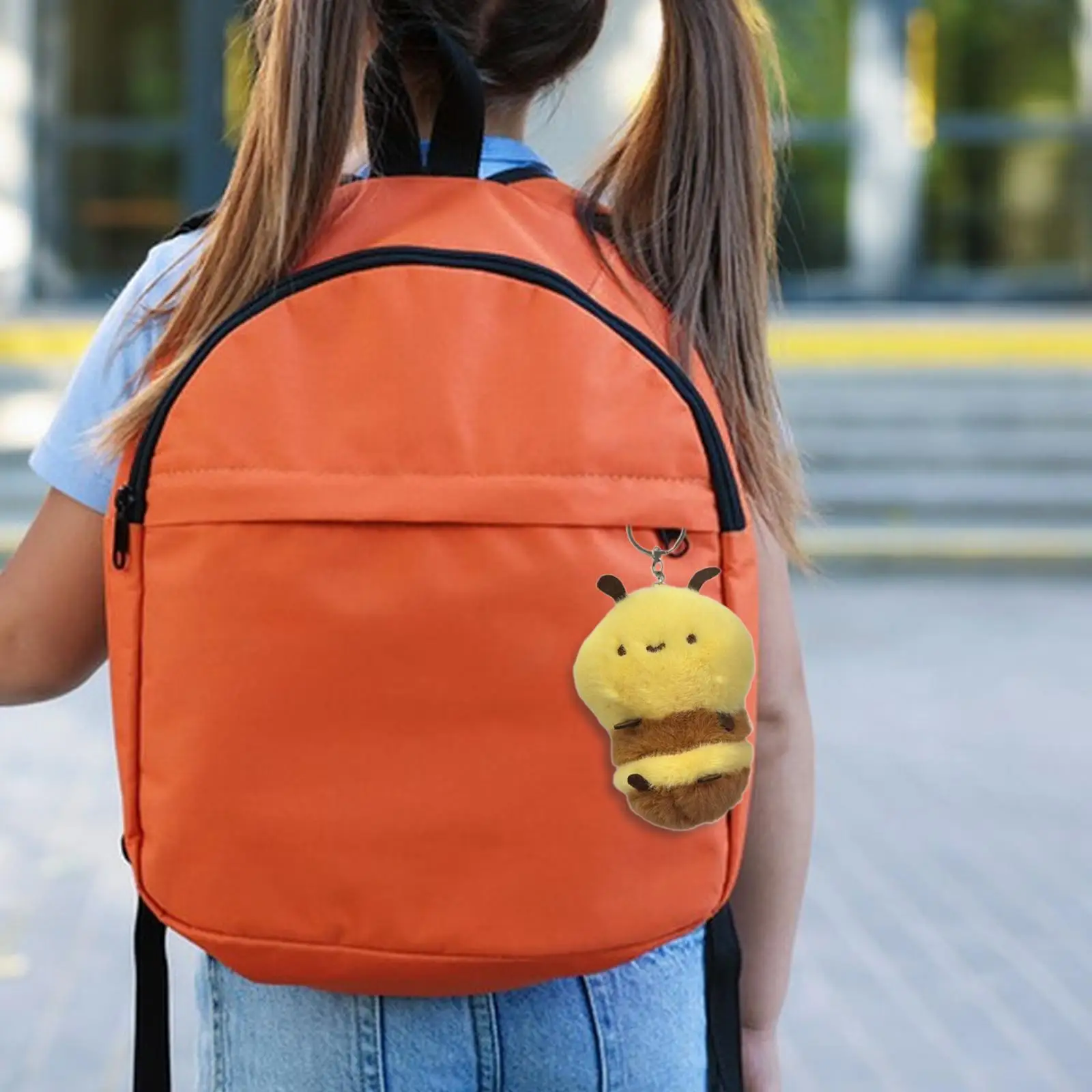 Llavero abeja de peluche colgante para bolso y mochila - imagen 2