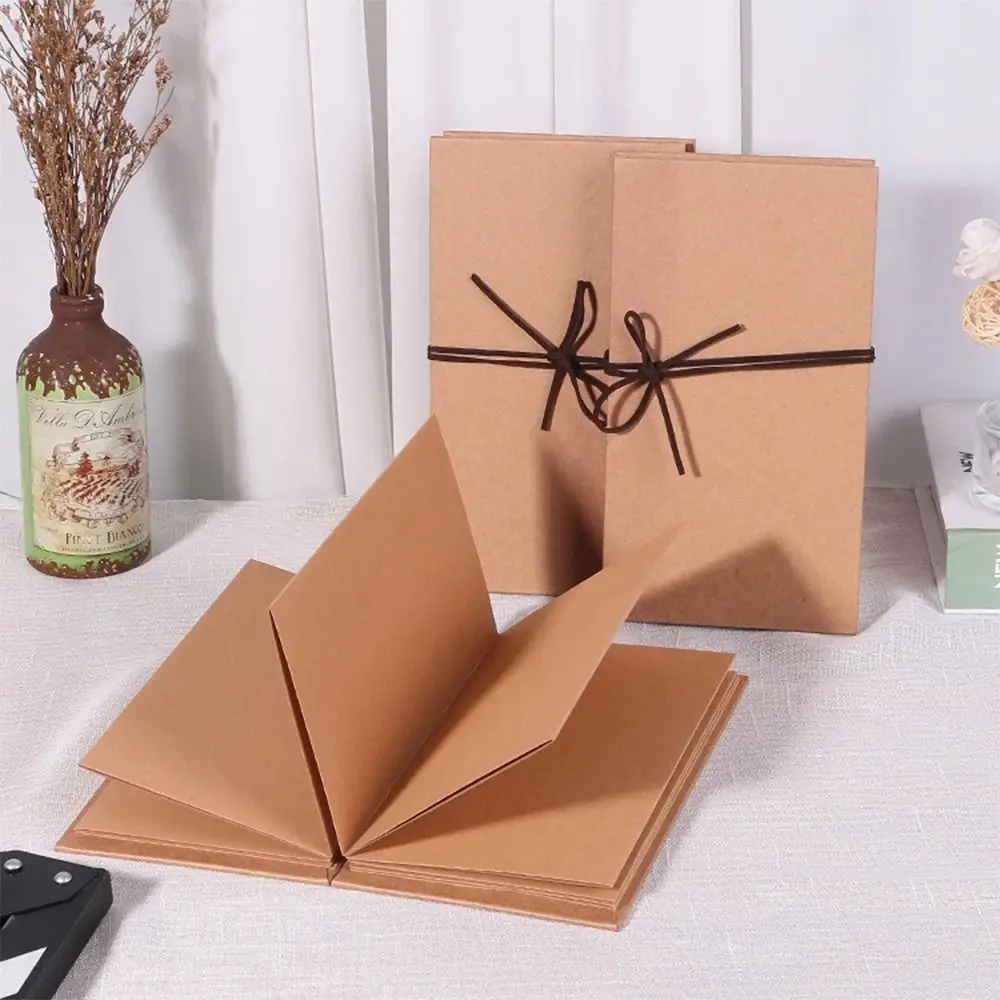 Detalle del papel kraft del álbum de recuerdos