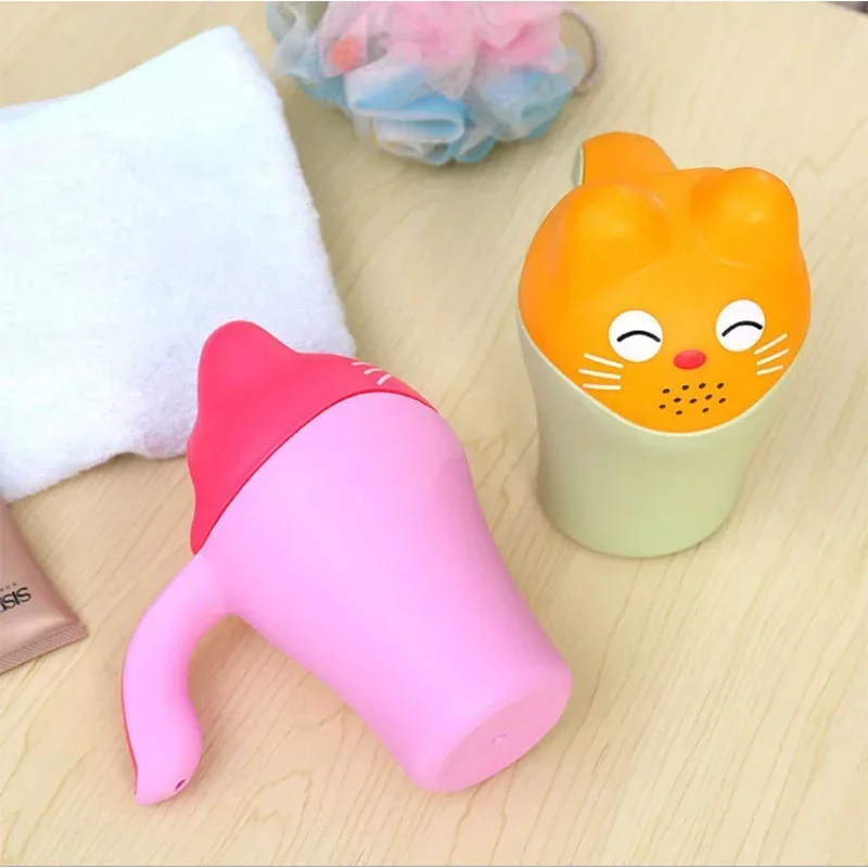 Taza dosificadora de baño para bebé recién nacido con oso - imagen 5