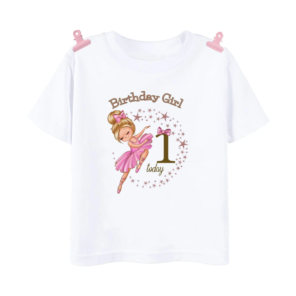 Camiseta con estampado bailarina detalle