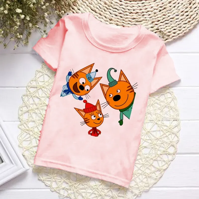 Guía visual de tallas colocada junto a la camiseta