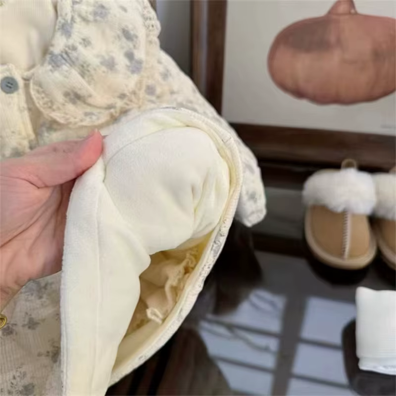 Parka acolchada de algodón para niña – Solapa con botones decorativos - imagen 4