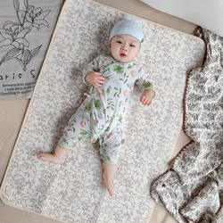 Cambiador de bebé impermeable lavable con alfombrilla absorbente