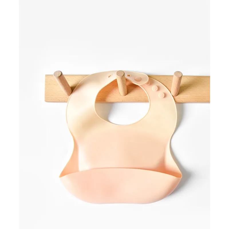 Babero de silicona impermeable 3D antimancha lavable - imagen 5