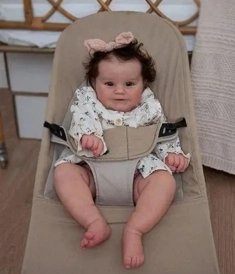 Muñeca Reborn Maddie realista con cabello enraizado a mano