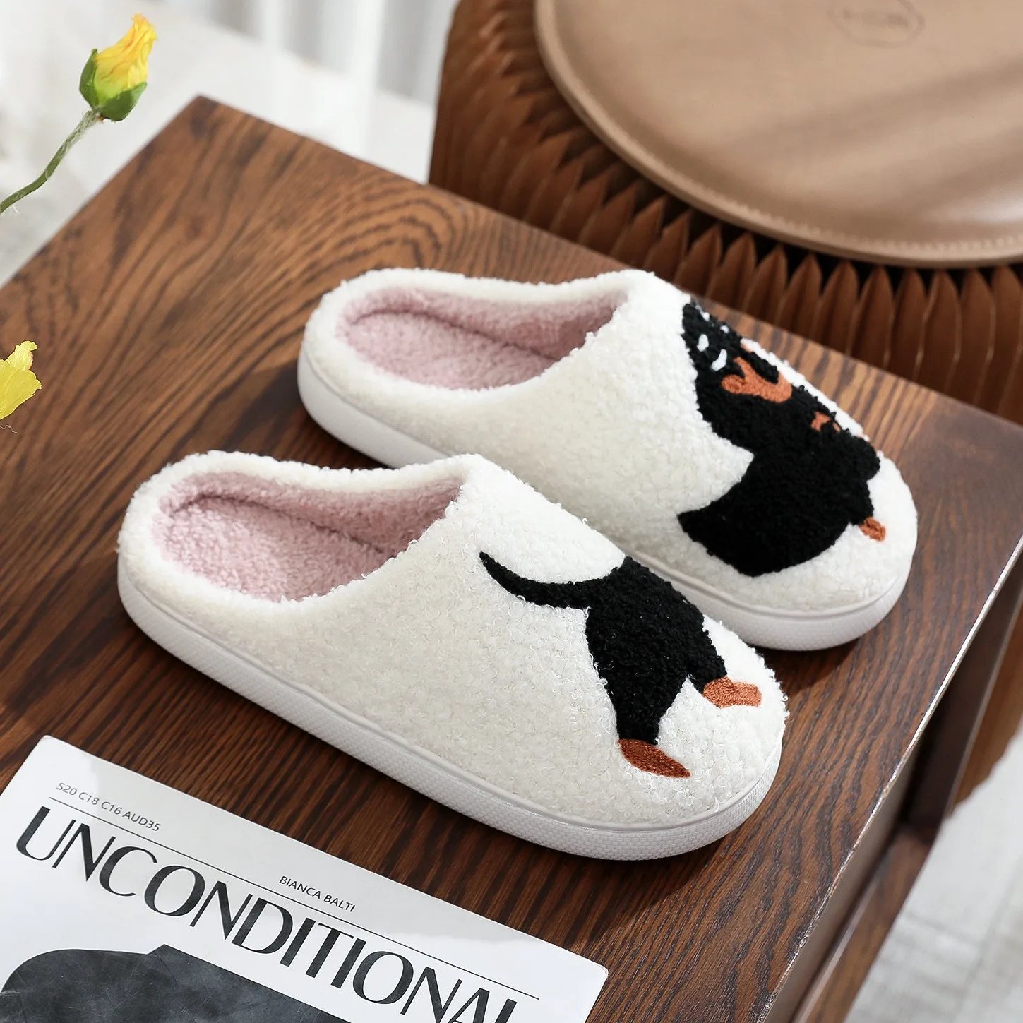 Pantuflas de casa peludas bordadas para invierno – unisex - imagen 2
