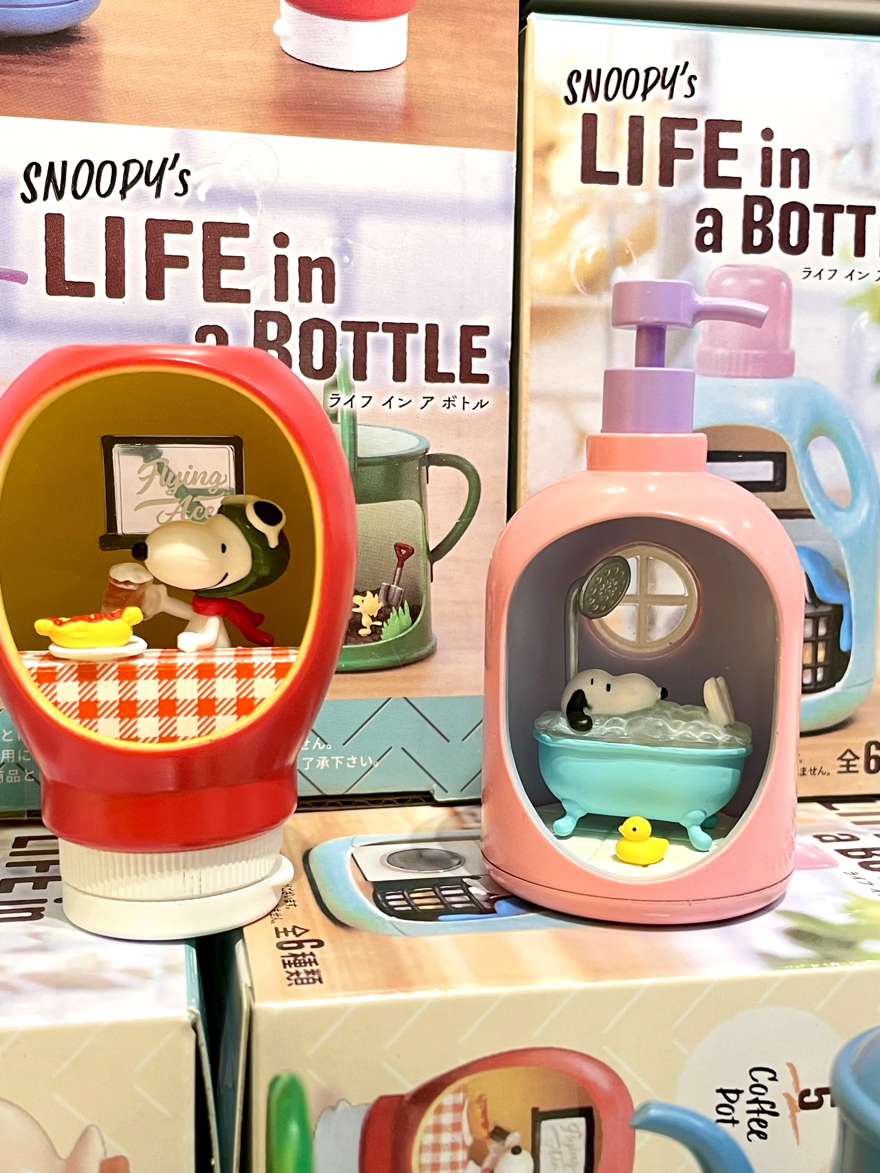 Botellas/escenas con temática Snoopy en formato mini