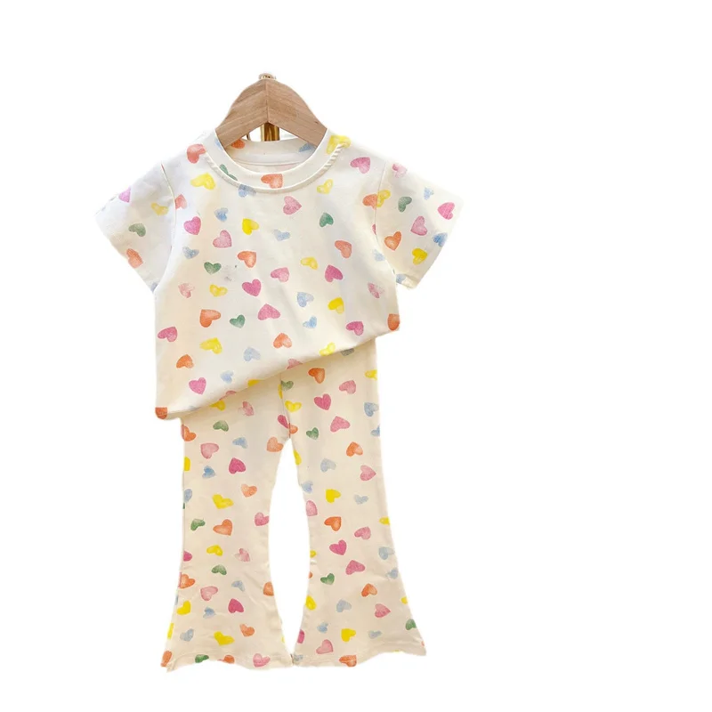 Conjunto niña de verano con corazón: camiseta y pantalón corto - imagen 5