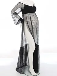 Vestido de maternidad de lunares con hombros descubiertos y tul