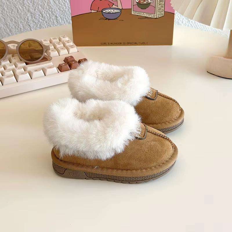 Bota de invierno para niña con detalle de piel