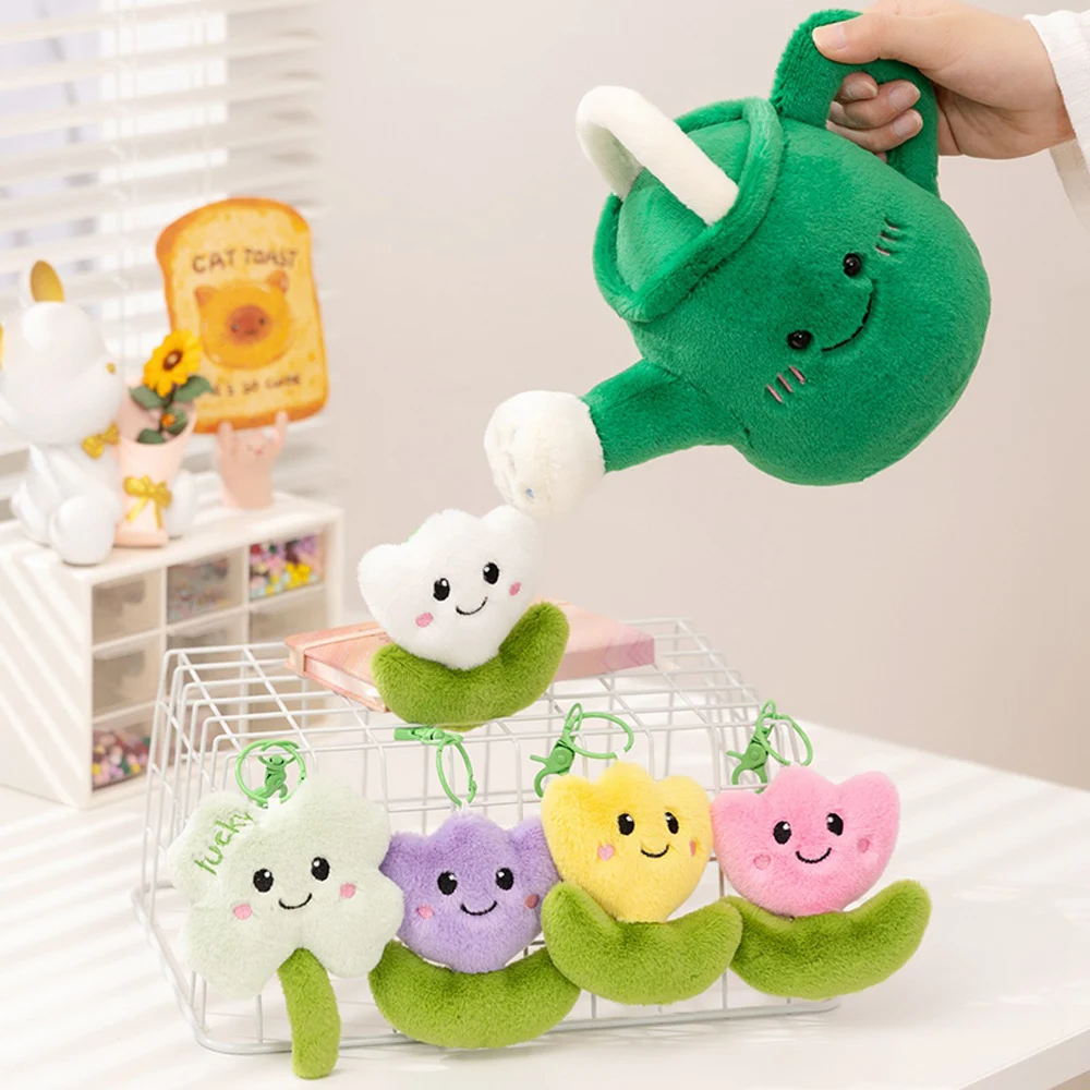 Juguete de peluche regadera verde con flores realistas - imagen 4