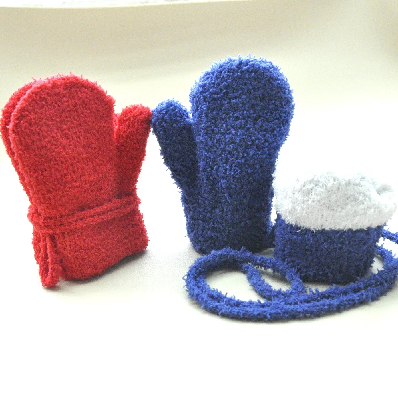 Guantes de felpa gruesa con cuerda para bebé – Manoplas térmicas - imagen 4