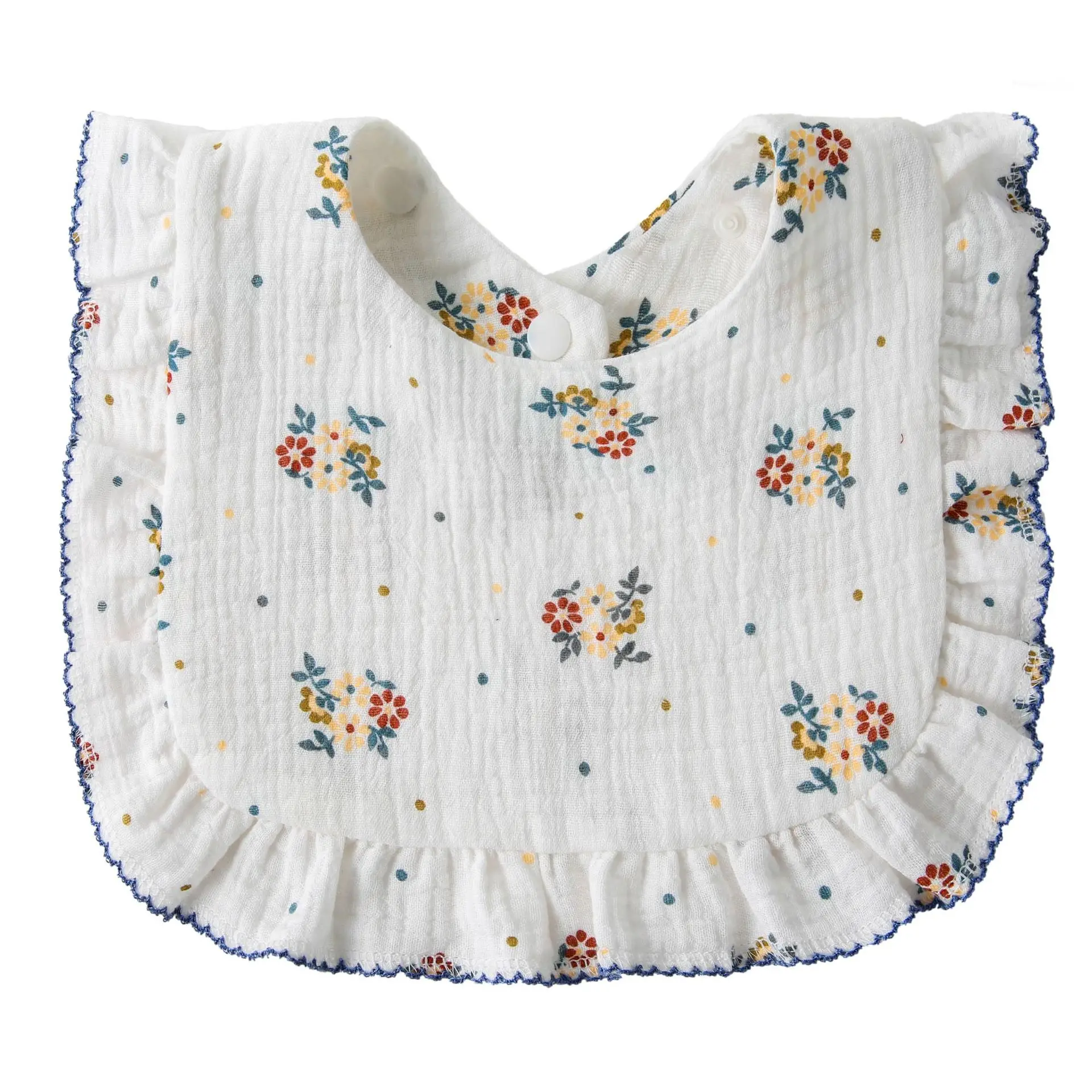 Bebé usando el babero bandana floral