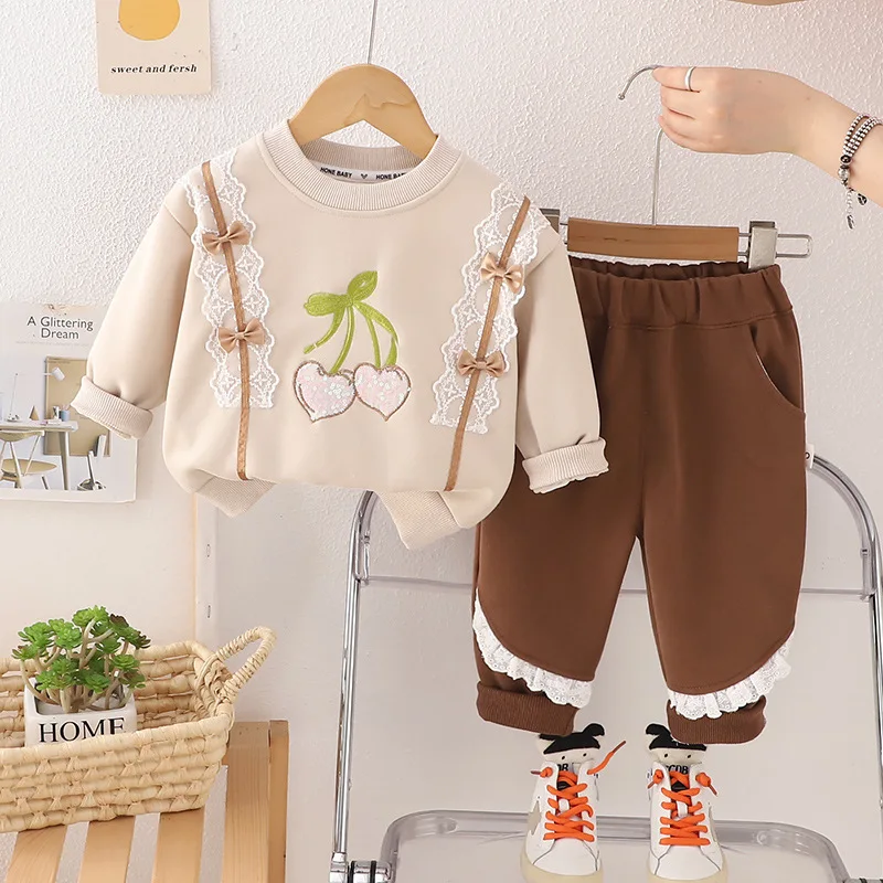 Conjunto de sudadera y pants con estampado floral para niña