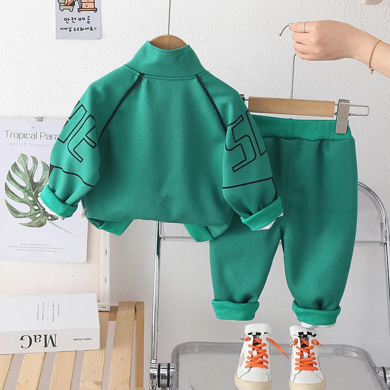 Conjunto bebé de primavera-otoño: chaqueta y pantalón infantil - imagen 2
