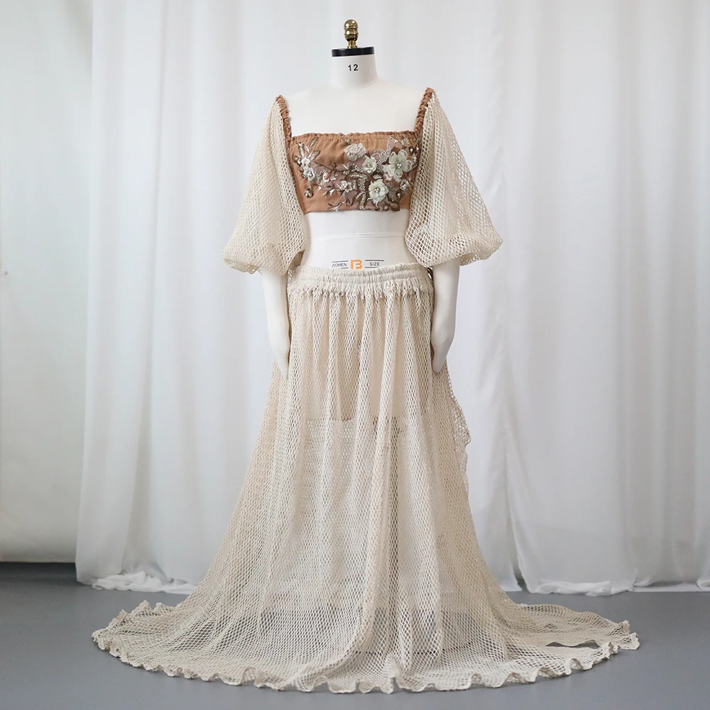 Top bordado con hombros descubiertos del conjunto boho
