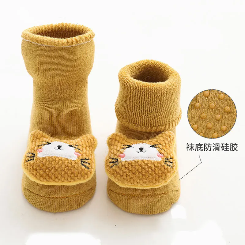 Calcetines de algodón antideslizantes para bebé – Estilo animal print - imagen 4