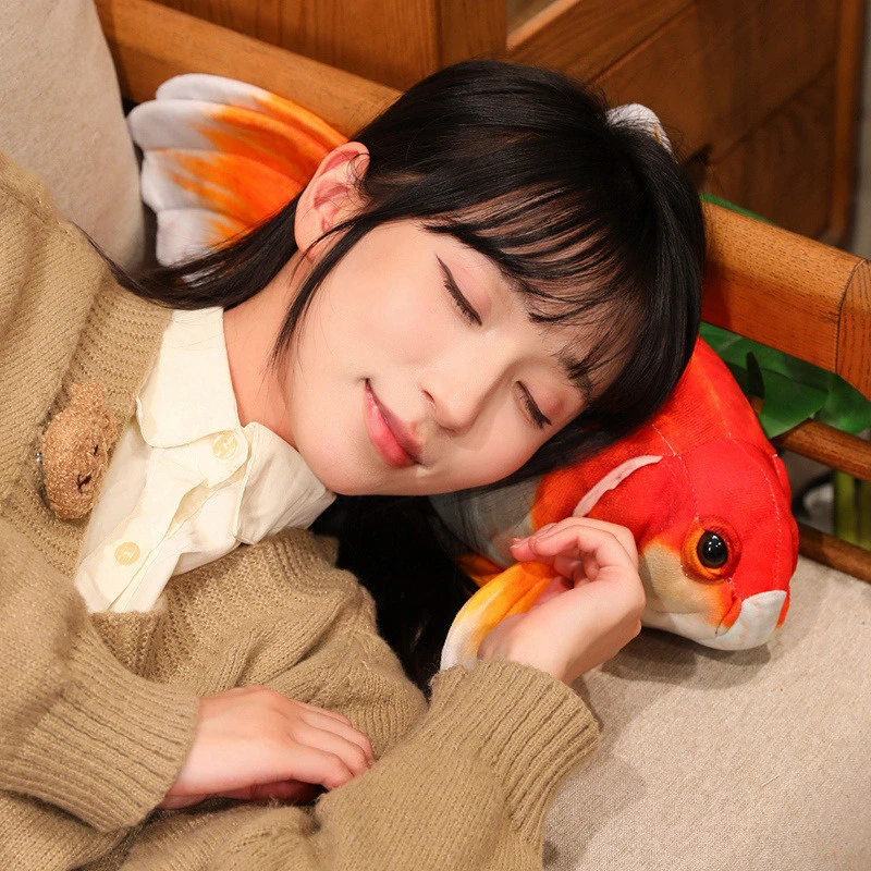 Detalle del peluche Koi