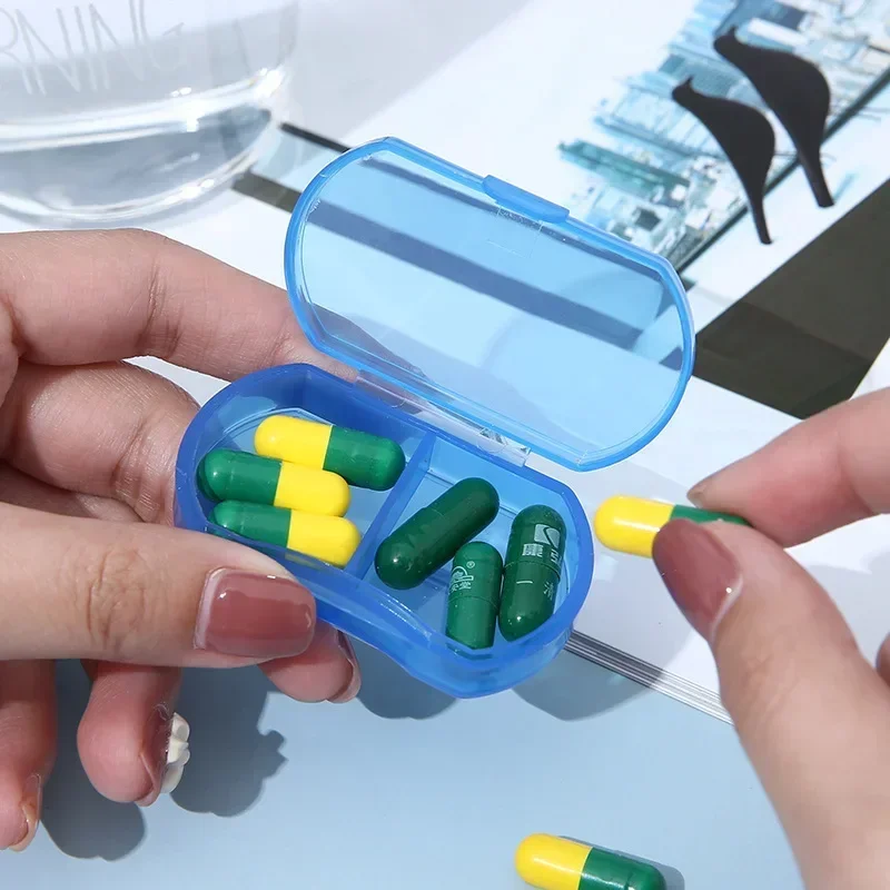 vvocci Porta pastillas de viaje mini, estuche organizador de medicamentos - imagen 2