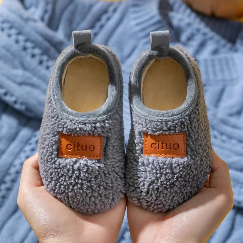 Zapatillas de bebé con suela antideslizante y forro polar - imagen 4