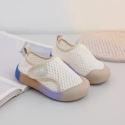 Zapatillas de malla antideslizantes de fondo suave de verano para niños