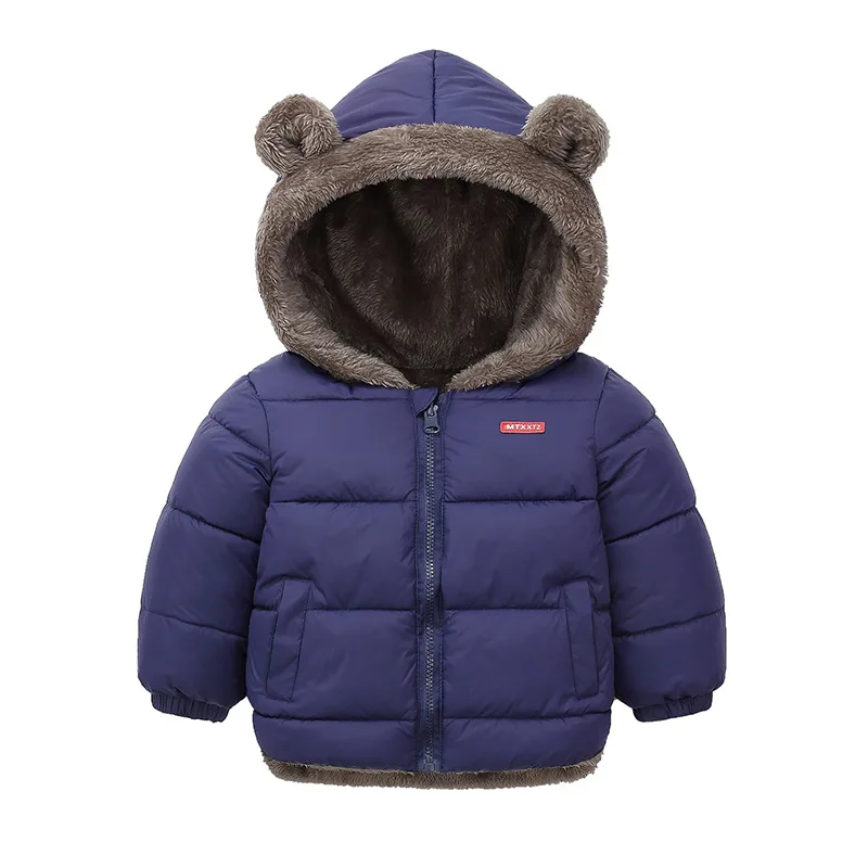Chaqueta acolchada con estilo infantil