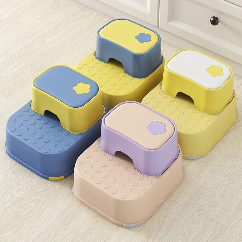 Taburete infantil antideslizante desmontable para baño y lavabo