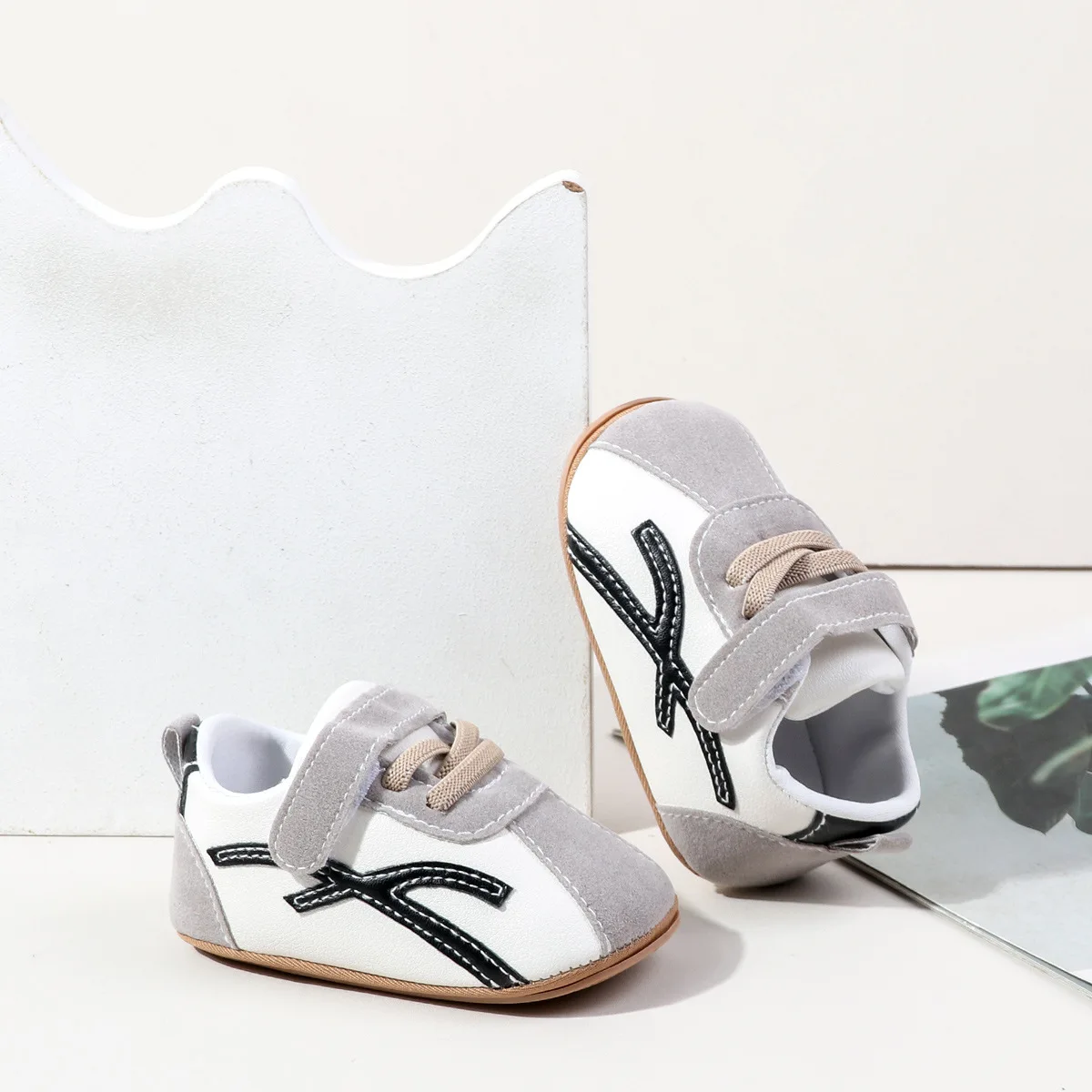 Zapatos de bebé primeros caminantes informales antideslizantes