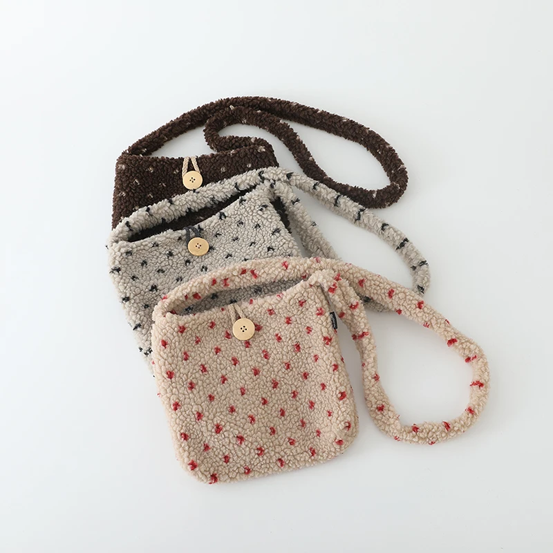 Gorro y bolsa como set para llevar