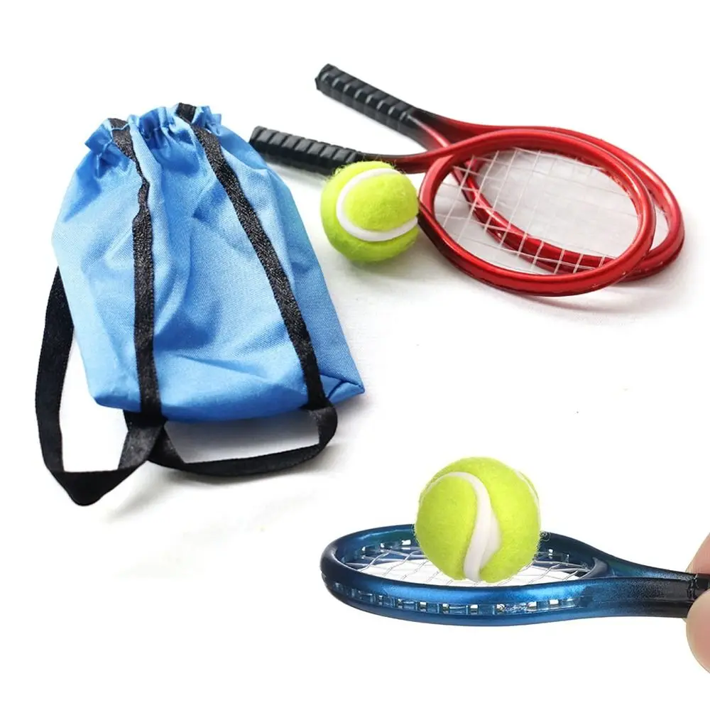 Accesorios de tenis en miniatura para casa de muñecas