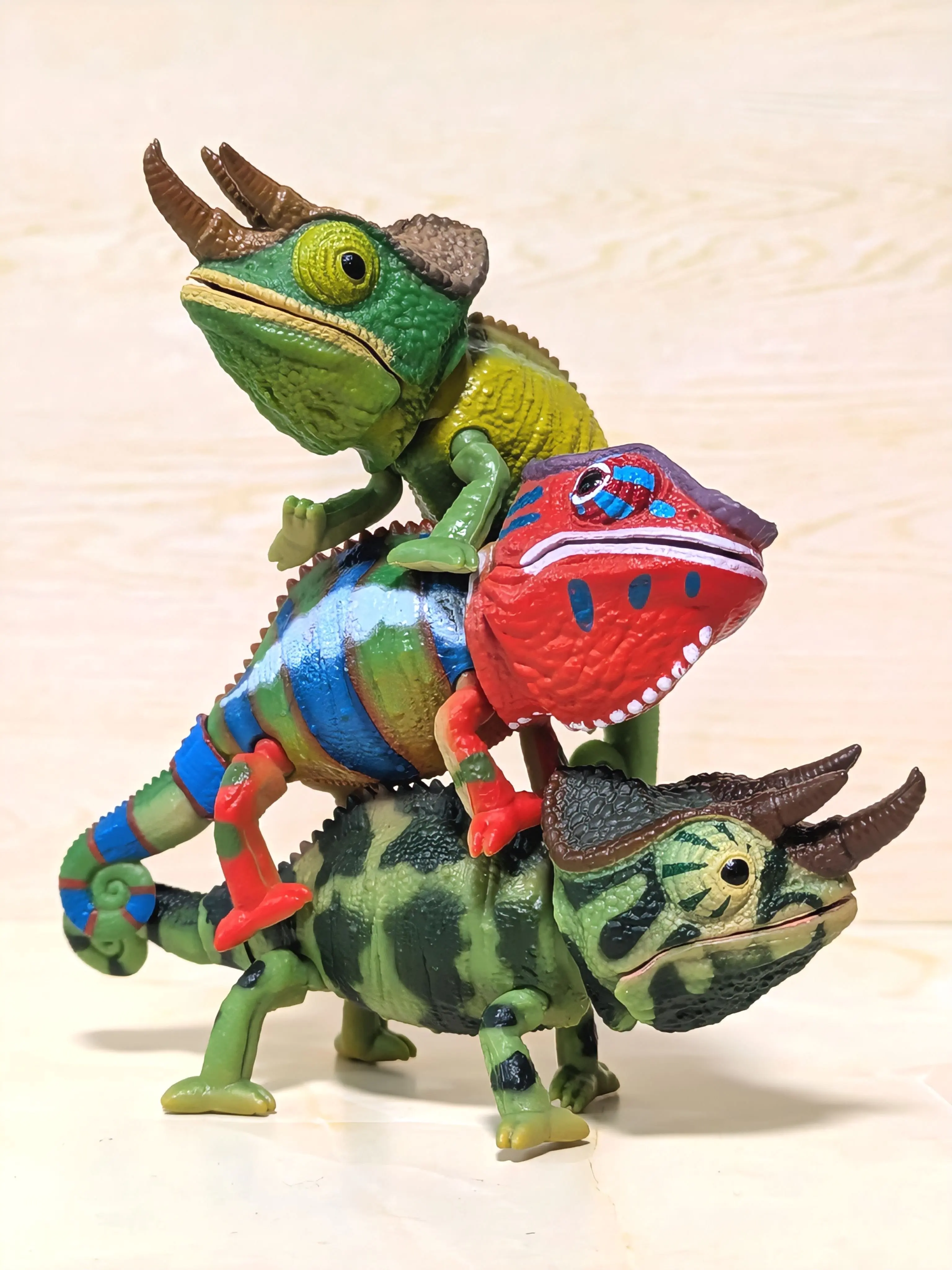 Cápsulas sorpresa de mini figuras de reptiles para montar - imagen 5
