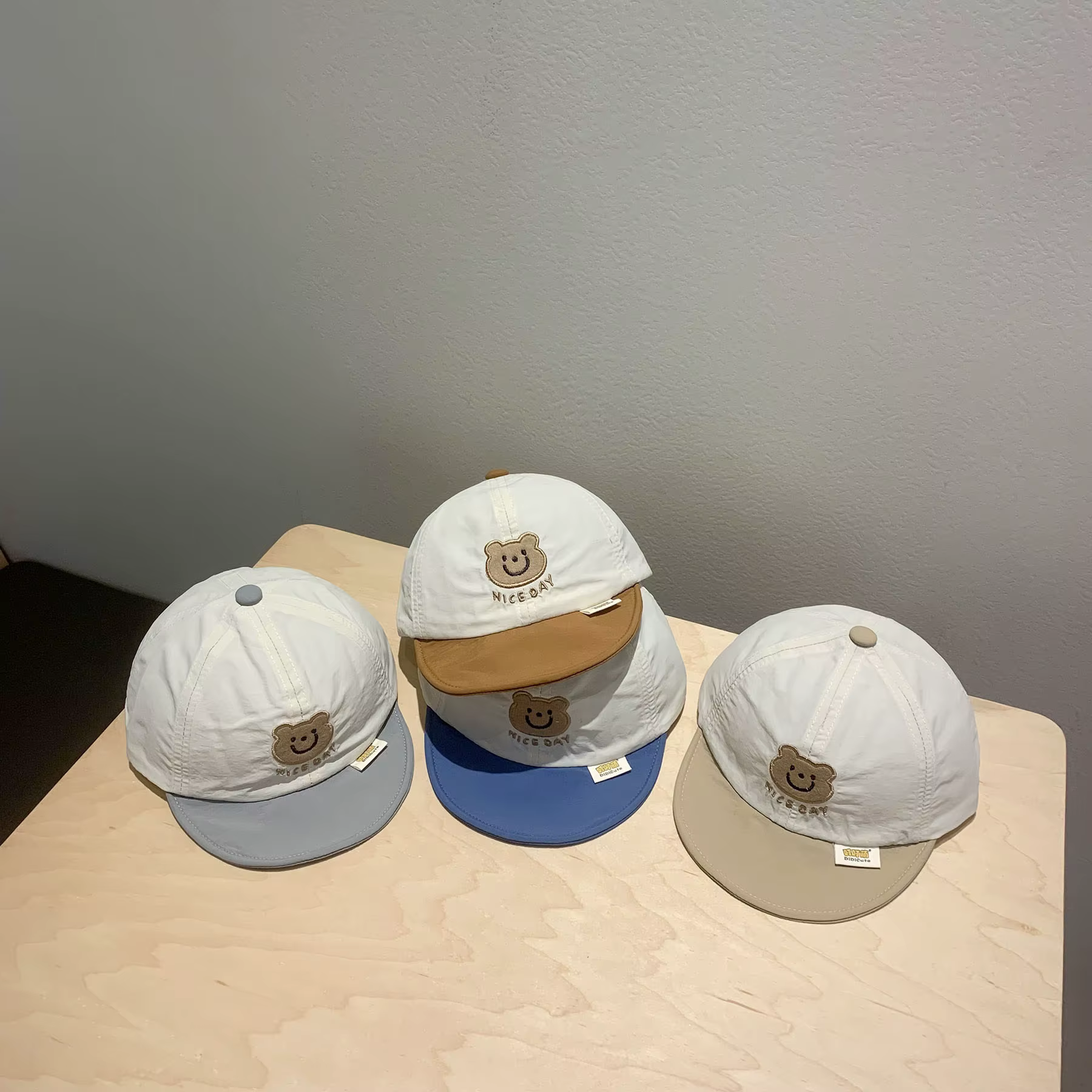 Gorra snapback infantil con diseño de oso para verano - imagen 2