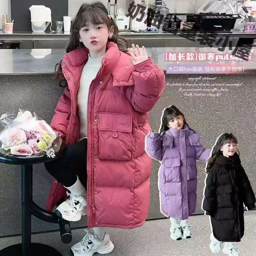 Chaqueta con capucha y corte largo