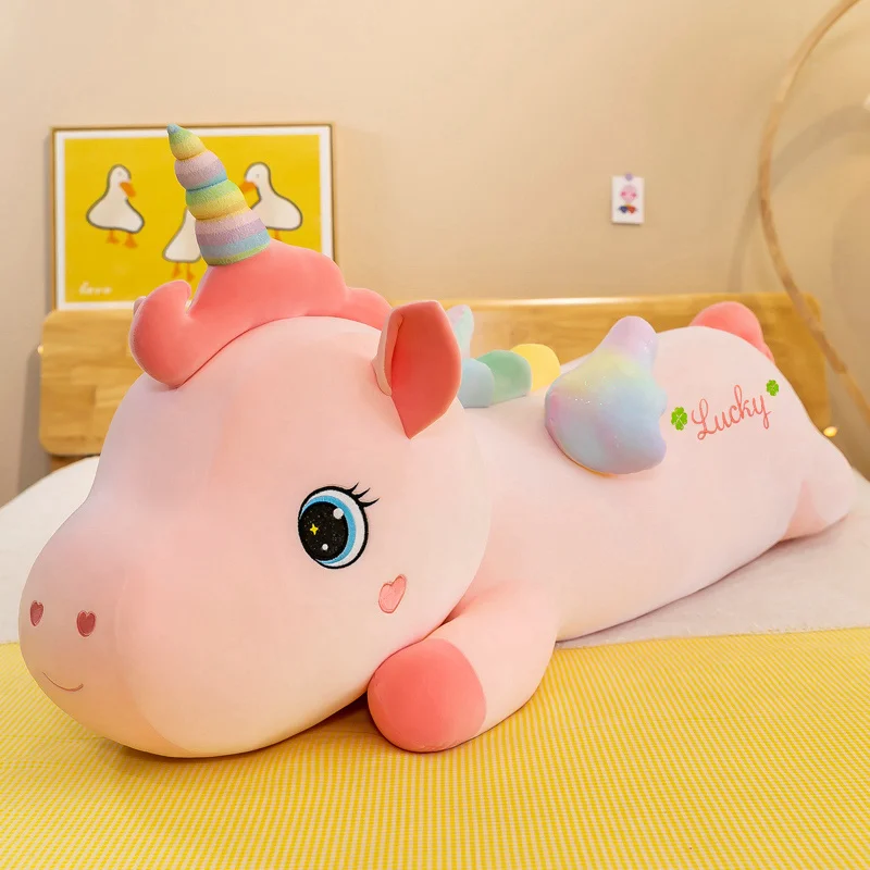 Detalle del peluche mostrando su textura y acabados