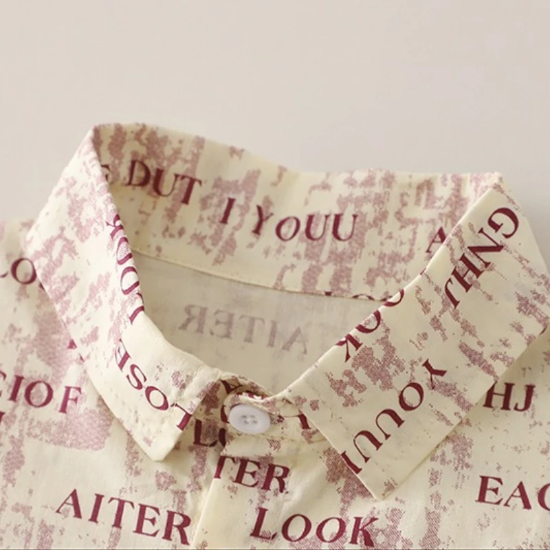 Conjunto de verano para bebé: camiseta con letras y pantalón corto - imagen 2