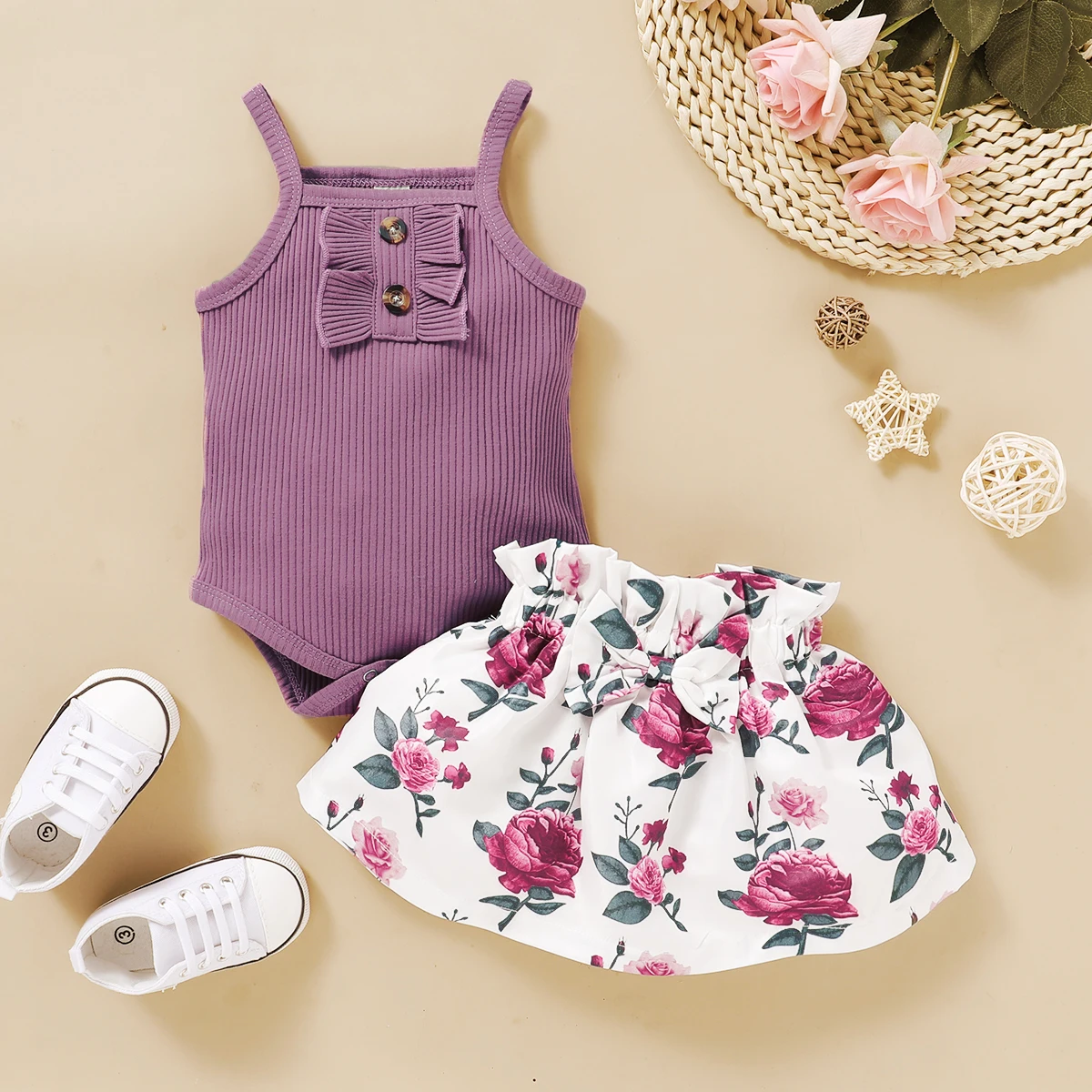 Conjunto chaleco tirantes y pelele floral para recién nacida - imagen 5
