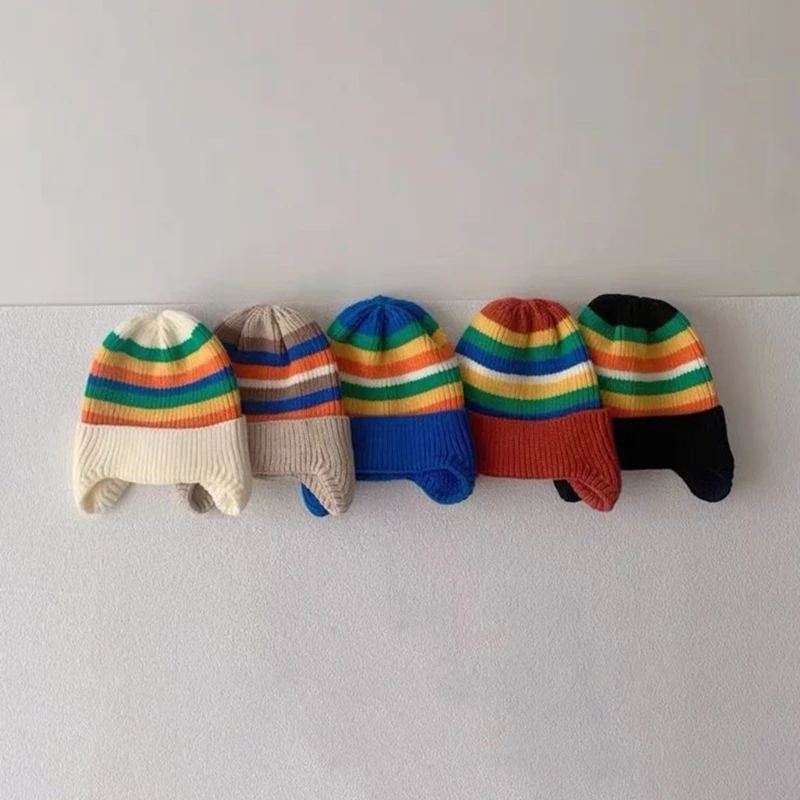 Gorro tejido con detalle de las orejeras