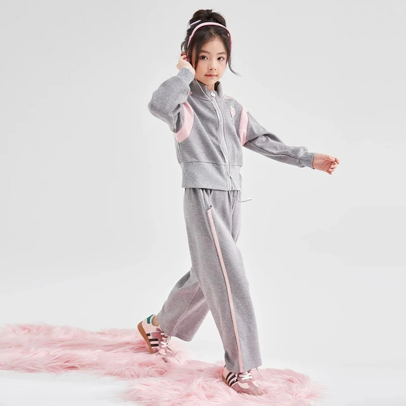 Conjunto de otoño para niñas con sudadera y pantalón - imagen 4