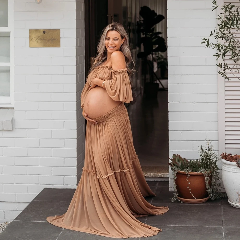 Vestido premamá de gasa bohemia marrón para sesiones fotográficas